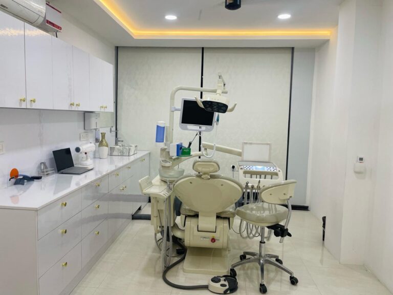 Dental Implants After Gum Disease: What a Periodontist Checks First